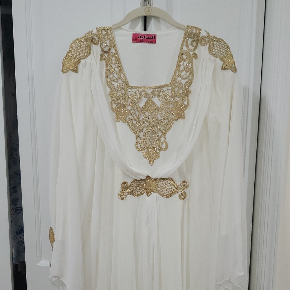 Elegant White and Gold Maxi Dress.New but Without Tag Lined inside